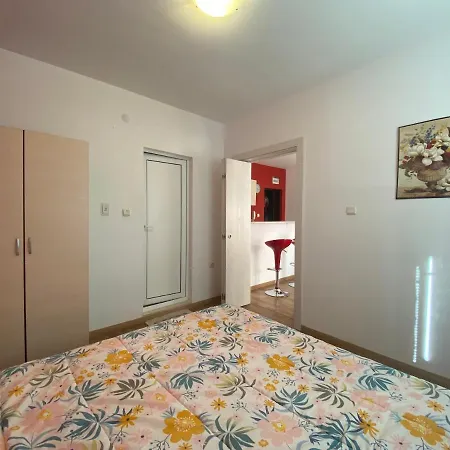 Violet Garden 2 Veranda *