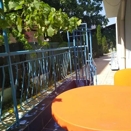 Violet Garden 2 Veranda Апартаменты