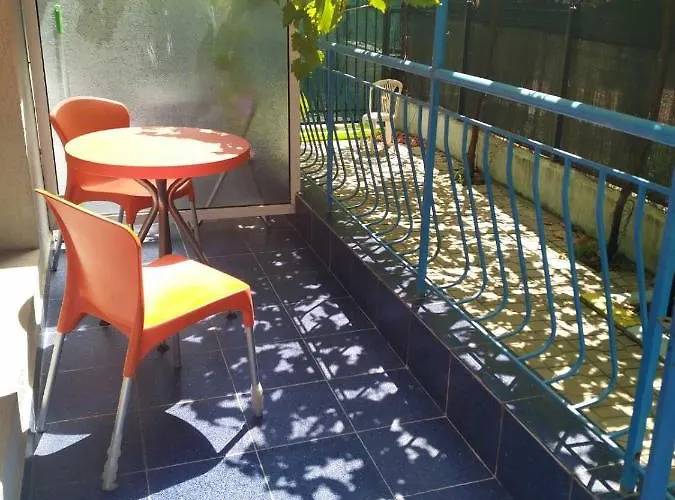 Violet Garden 2 Veranda Апартаменти *