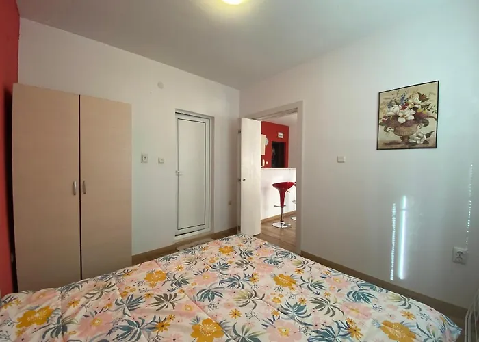 Violet Garden 2 Veranda *