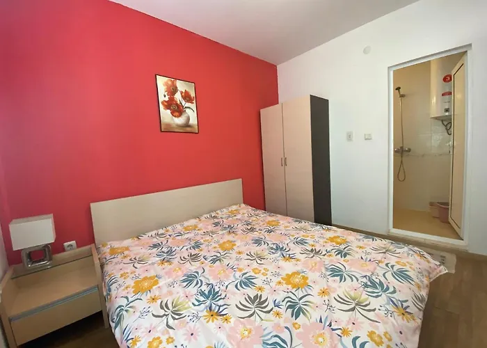 Violet Garden 2 Veranda Апартаменти