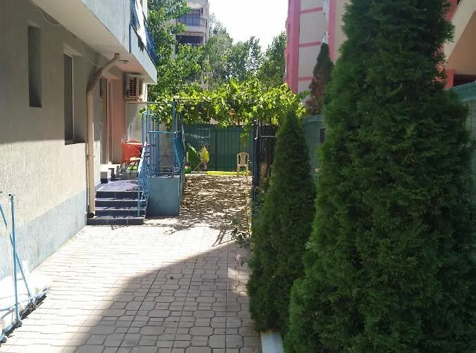 Violet Garden 2 Veranda Апартаменти